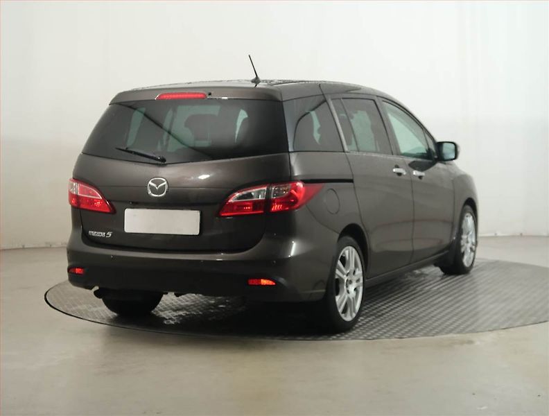 Mazda 5 (2014) 1.6 D, 7 míst, Navi, Tempomat - fotka 5 z 16