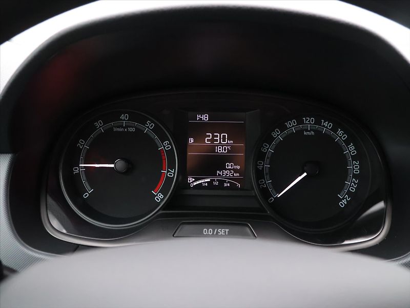 Škoda Fabia 1,0 MPI 44kW 14'390KM CZ - fotka 14 z 25