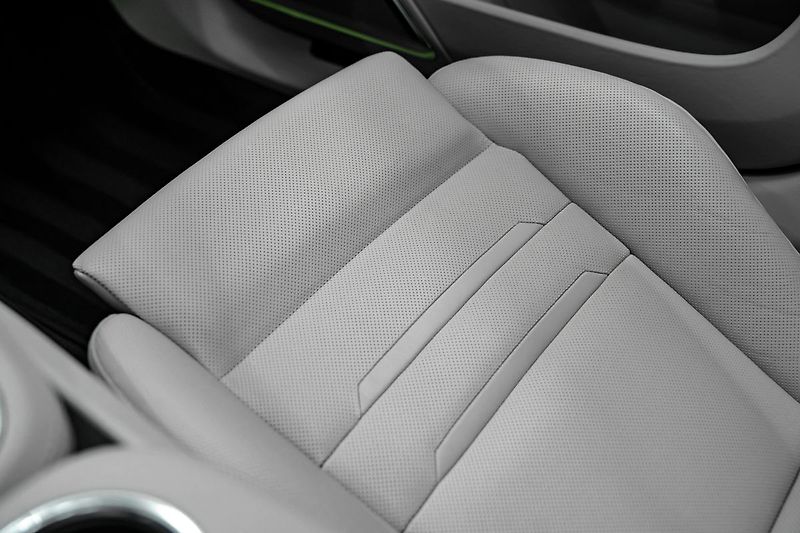 Porsche Panamera Turbo S E-hybrid - fotka 13 z 23