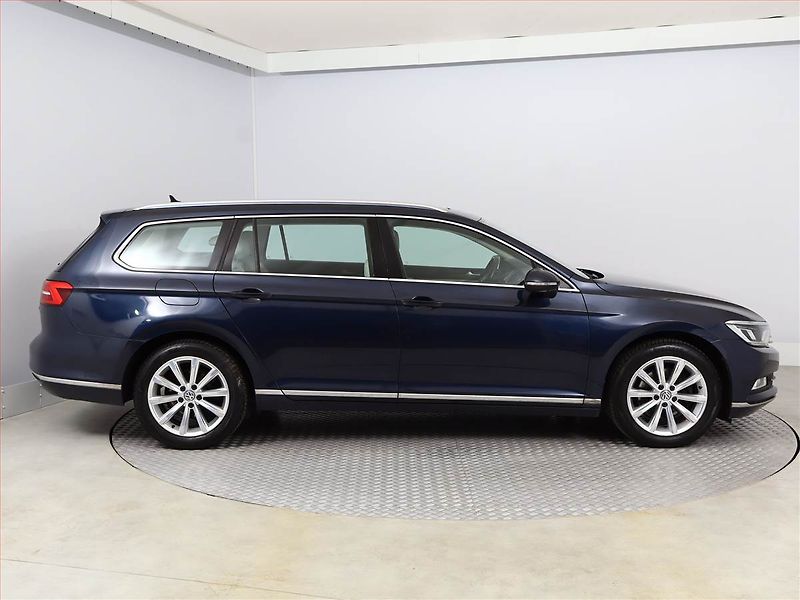 Volkswagen Passat (2016) Highline 2.0 TDI, ČR,1.maj - fotka 6 z 15