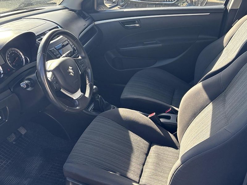 Suzuki Swift (2015) 1.2 69kW - fotka 7 z 20