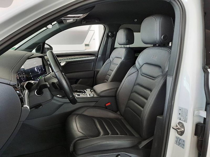 Volkswagen Touareg (2022) R-Line 3.0 TDI (210kW/285k) Ti - fotka 7 z 25