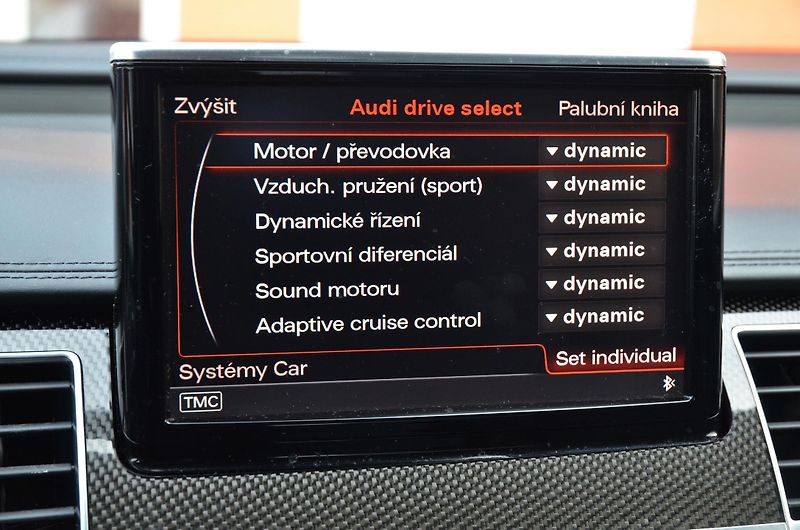 Audi S8 (2017) Plus 4.0 V8 605 PS Quattro - fotka 38 z 47