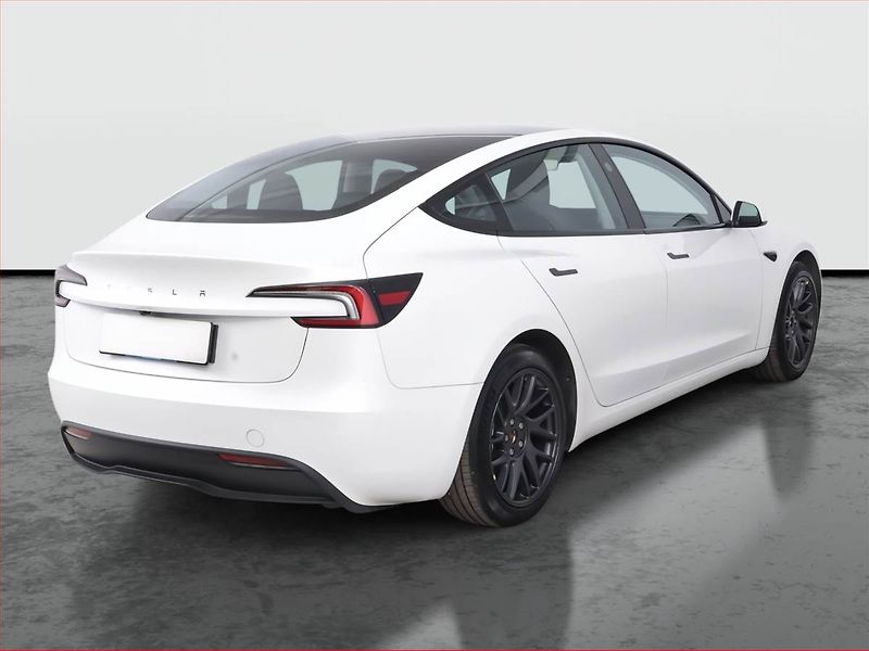 Tesla Model 3 (2025) Standard Range 60kWh, SoH 97% - fotka 5 z 20
