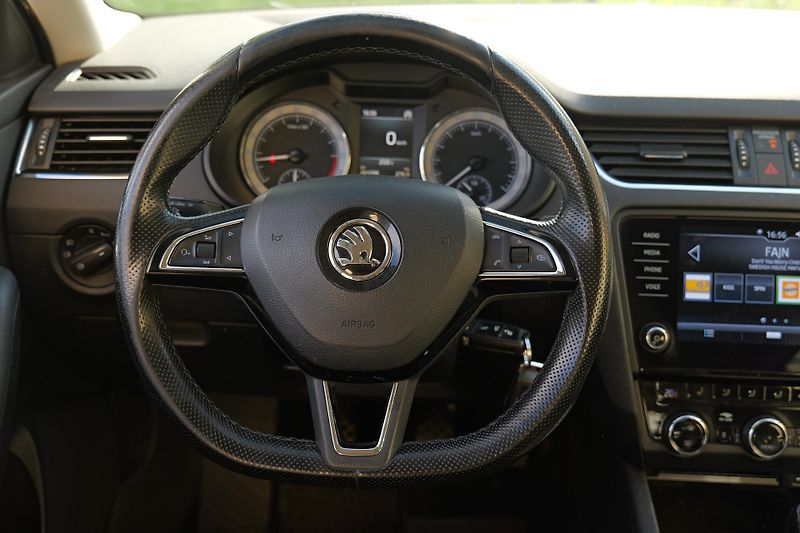 Škoda Octavia TDI 4x4 110kW NezTop Taž Carpl - fotka 16 z 34