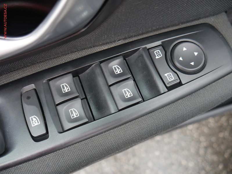 Renault Mégane (2010) 1.5 dCi, AC, temp. STK3/28 - fotka 12 z 18
