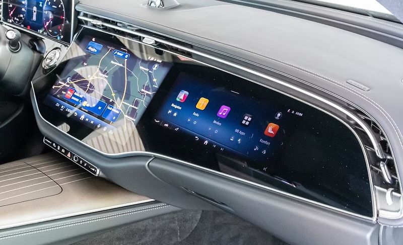 Mercedes-Benz Třídy E d AMG Premium Airmatic - fotka 8 z 12