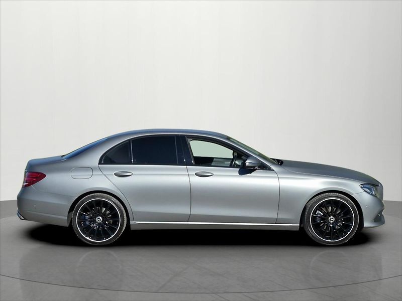 Mercedes-Benz Třídy E 2,0 143 KW E220d ČR Avantgarde - fotka 8 z 28
