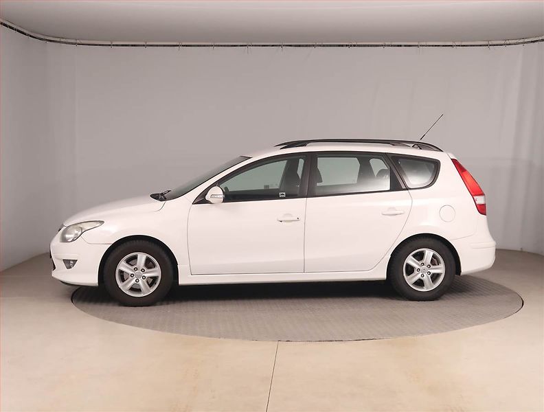 Hyundai i30 (2012) 1.6 CVVT, Tempomat - fotka 3 z 15