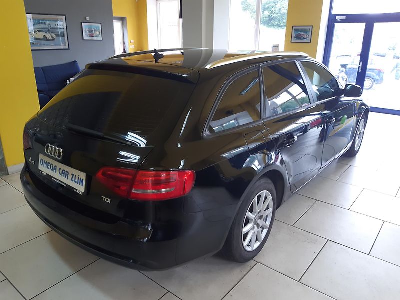 Audi A4 2.0 TDI AVANT NAVI DIGIKLIMA - fotka 6 z 21
