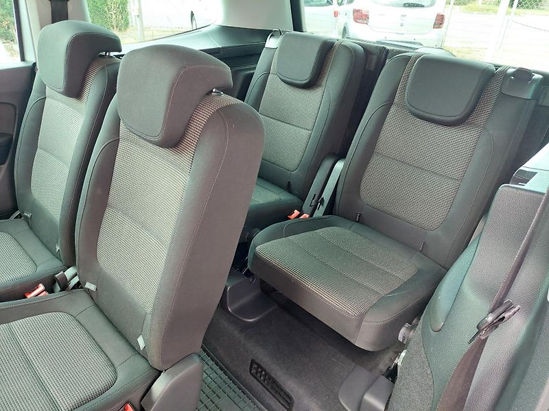 Volkswagen Sharan (2012) 2.0TDi 103kW 7míst - fotka 31 z 37