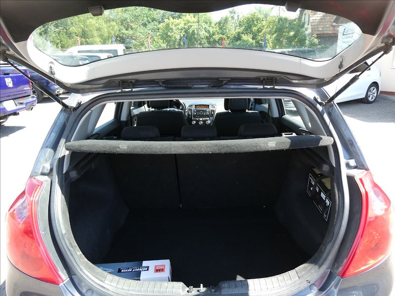 Kia Ceed 1,4 i 80kW klima, 1.majitel - fotka 11 z 32