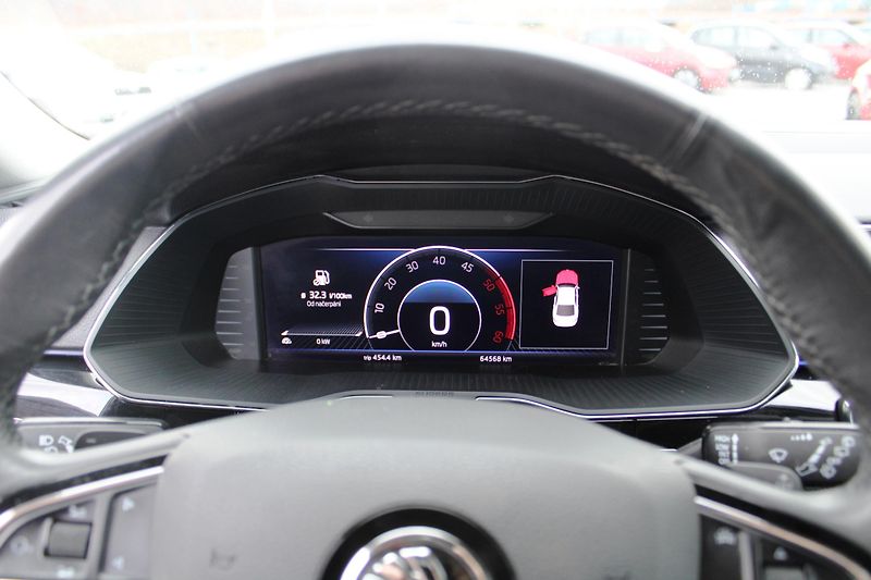 Škoda Superb (2019) 2,0TDI LAURIN & KLEMENT  LED - fotka 19 z 21