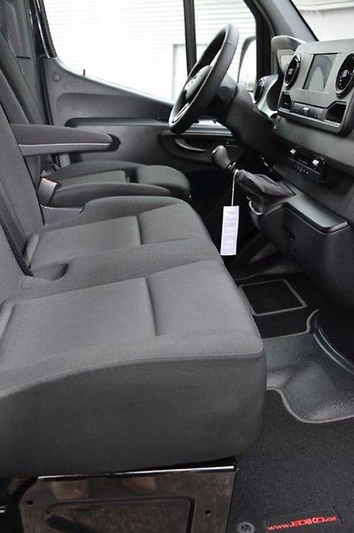 Mercedes-Benz Sprinter 317 CDi L Maxi velká výbava - fotka 42 z 44