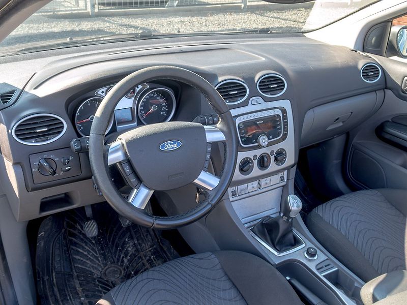 Ford Focus (2008) 1.6i 16V 74KW – KABRIO - fotka 12 z 41