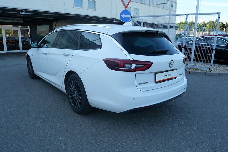 Opel Insignia - fotka 4 z 6