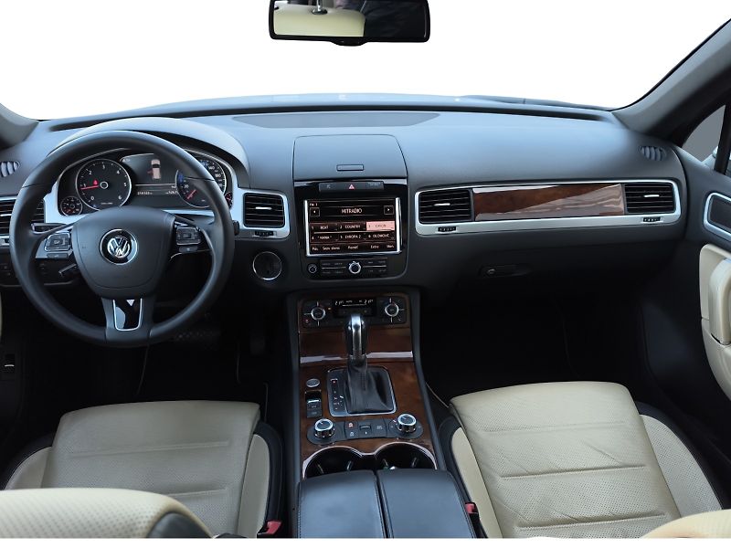 Volkswagen Touareg 3.0 TDi  R-Line - fotka 5 z 23
