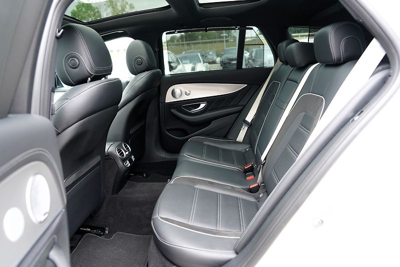 Mercedes-Benz Třídy E E63 S AMG 4Matic+// 615 PS - fotka 31 z 48