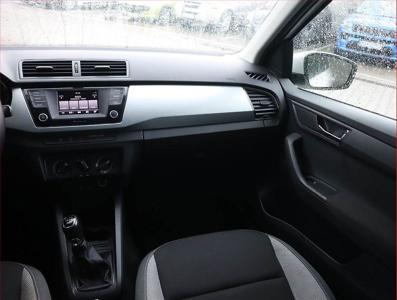 Škoda Fabia (2015) Ambition 1.2 TSI, Serv.kniha - fotka 8 z 16