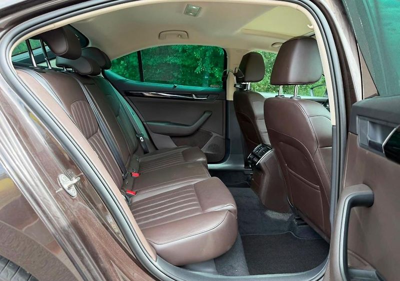 Škoda Superb (2016) - fotka 12 z 23