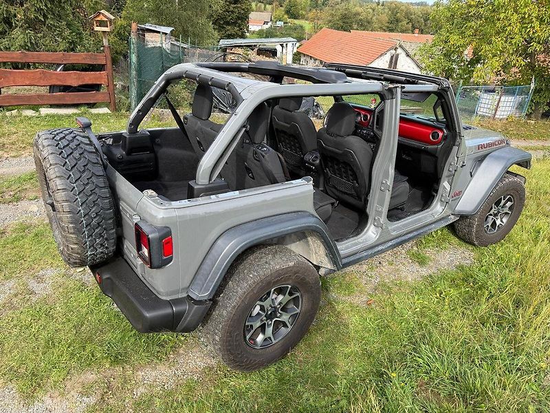 Jeep Wrangler 3.6i V6/Rubicon/4x4/AT - fotka 51 z 53