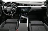 Audi Q8 e-tron 55 Q SoH 92% 360k HuD Pano. - náhled 4