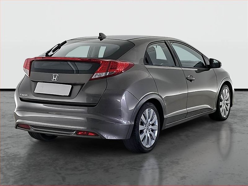 Honda Civic (2013) 1.8 i-VTEC, Tempomat - fotka 5 z 17