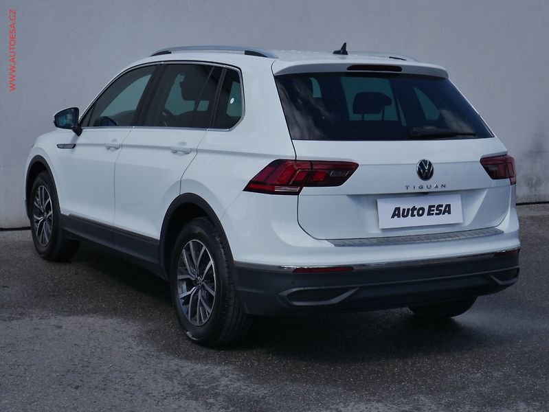 Volkswagen Tiguan (2021) 1.5 TSi, 1.maj,ČR, Life, LED - fotka 6 z 26