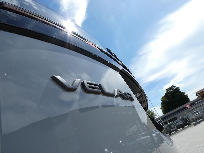 Land Rover Range Rover Velar (2026) 2,0 S D200 - fotka 33 z 34