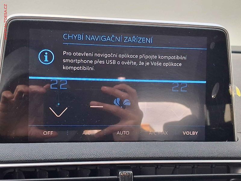 Peugeot 3008 (2020) 1.5HDi, AC, tempo, kamera - fotka 17 z 20