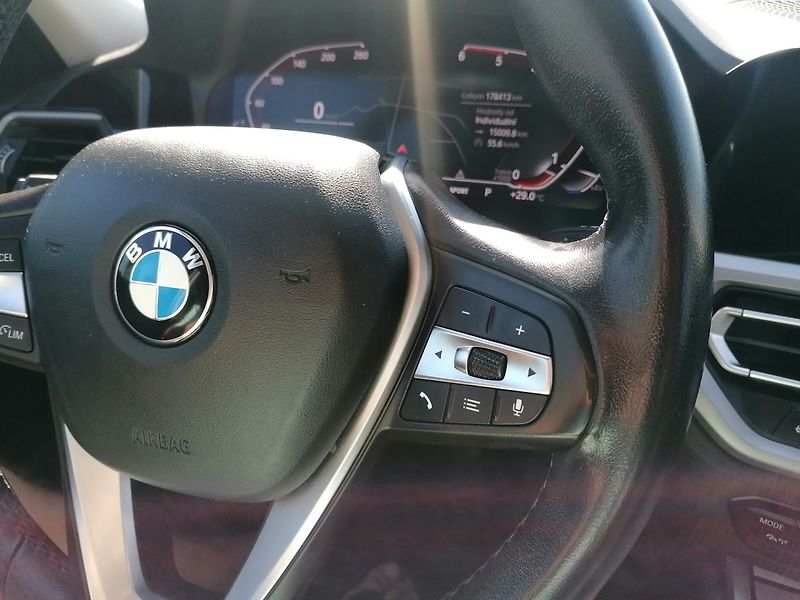 BMW Řada 3 (2022) 2.0 318D A/T Kůže - fotka 23 z 34
