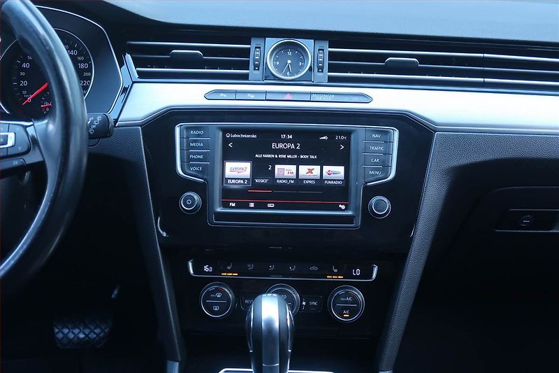 Volkswagen Passat (2015) 2.0 TDI, Automat, Kůže, Navi - fotka 12 z 26