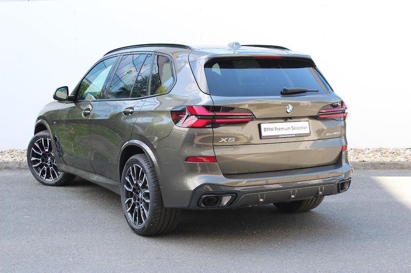 BMW X5 xDrive40d Mpaket - fotka 7 z 26