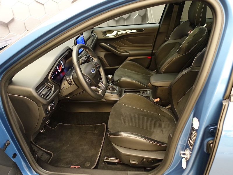 Ford Focus 2,0 ST Styling-Paket ZAMLUVENO - fotka 36 z 57