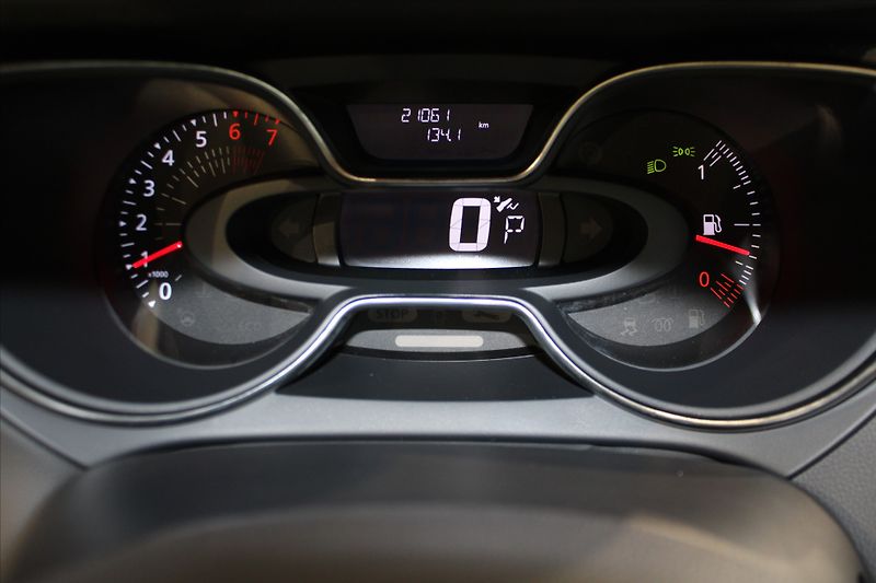 Renault Captur Experience TCe CZ/1.Maj/Fullse - fotka 14 z 22