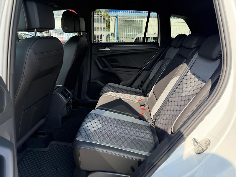 Volkswagen Tiguan R-Line 2,0 TSi/180kW 4x4 DSG - fotka 64 z 114