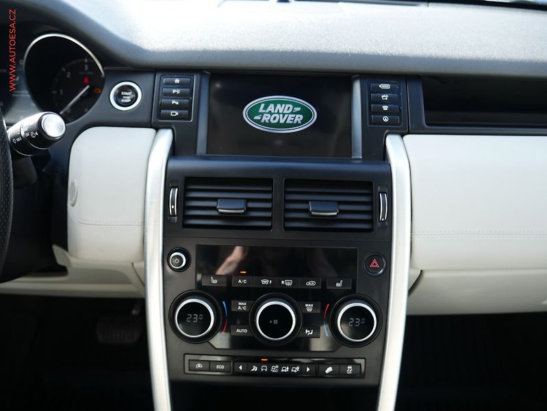 Land Rover Discovery Sport (2016) 2.0TD4 4x4, AT, bixen, panor - fotka 11 z 20