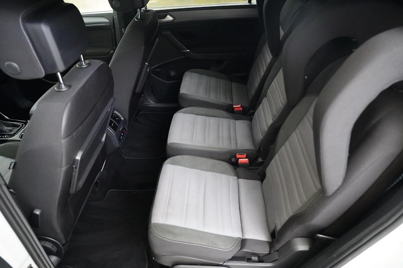 Volkswagen Touran - fotka 18 z 34
