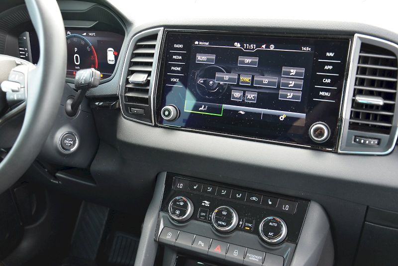 Škoda Karoq (2024) 1.5 TSI 110 kW TOP Selection D - fotka 24 z 29