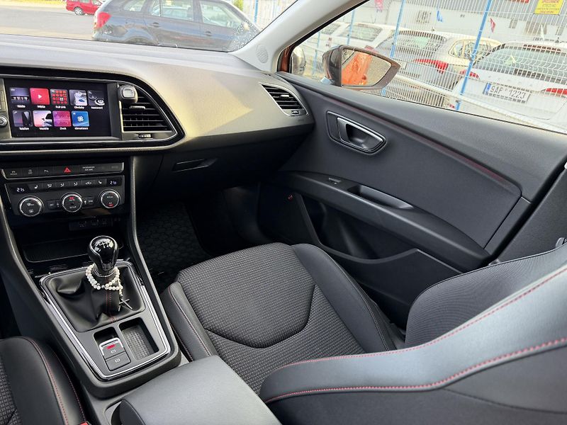 Seat Leon FR 1,5 TSi/96kW - LED,TZ,..... - fotka 35 z 66
