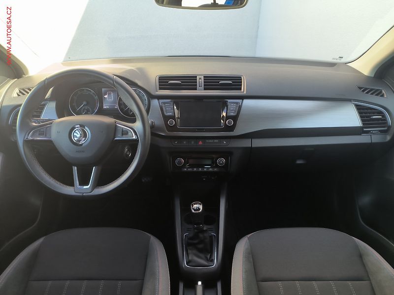 Škoda Fabia (2019) 1.0 TSI, 2.maj,ČR, LED - fotka 8 z 21