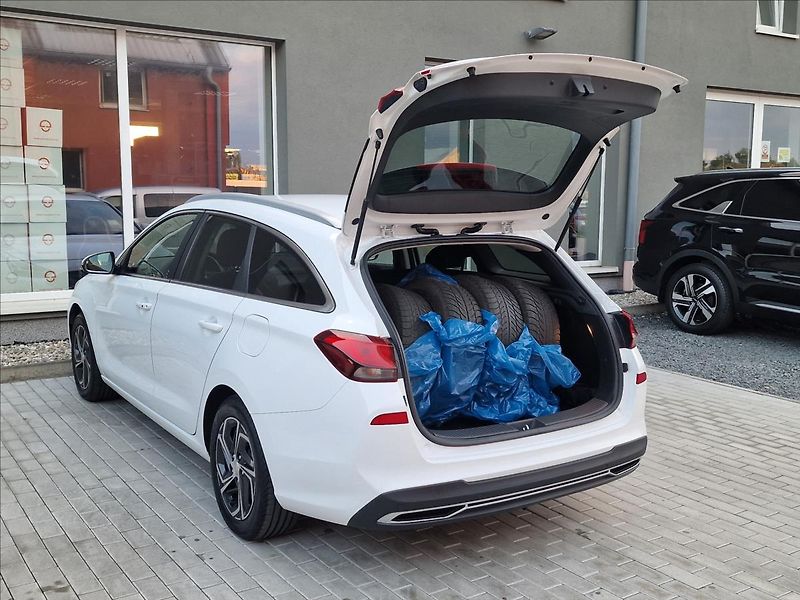 Hyundai i30 1.0 T-GDI Smart Kombi,ČR,1Maj - fotka 36 z 50