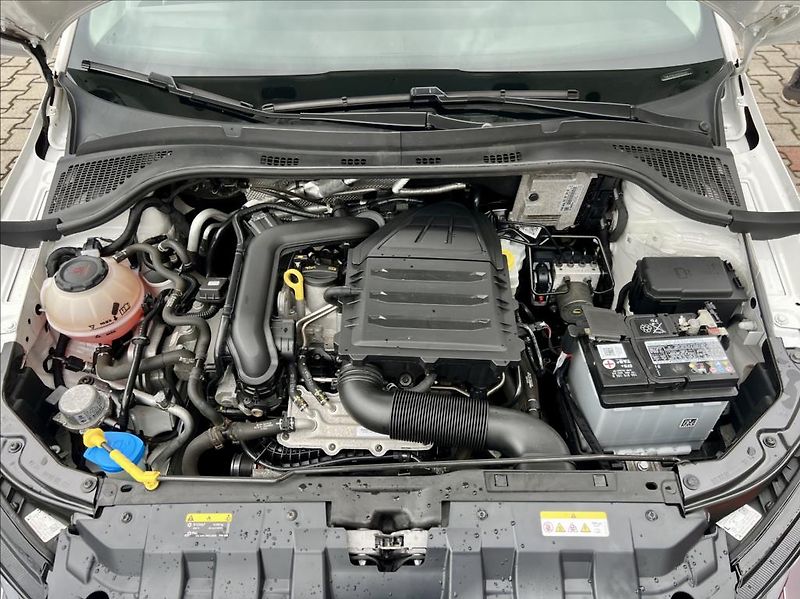 Škoda Fabia 1,0 STYLE / LED / kamera / ČR - fotka 44 z 48