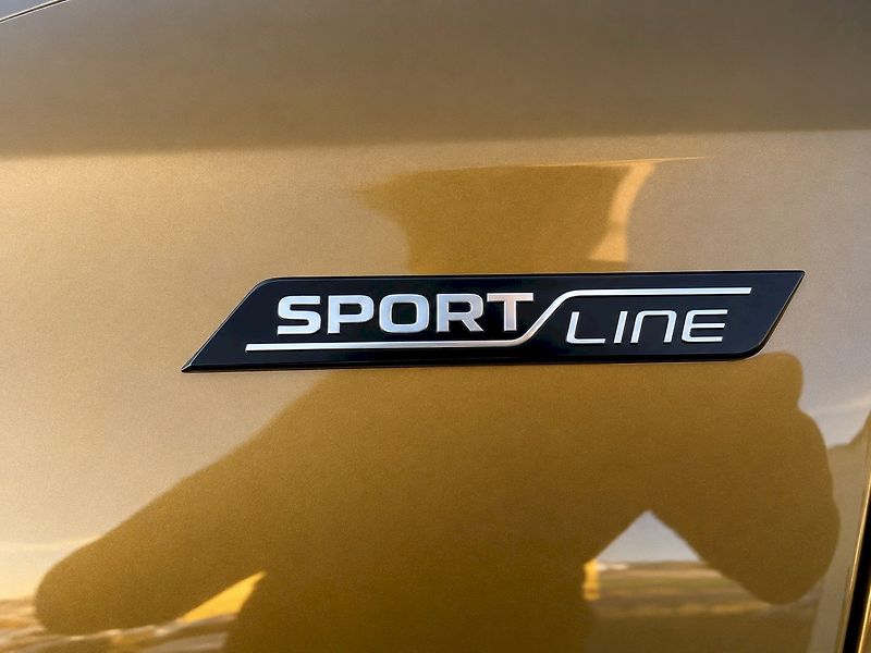Škoda Kodiaq (2026) SPORTLINE 4X4 TD 142/2.0 A7A - fotka 14 z 57