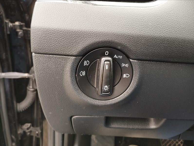 Škoda Octavia 1,6 - fotka 13 z 21