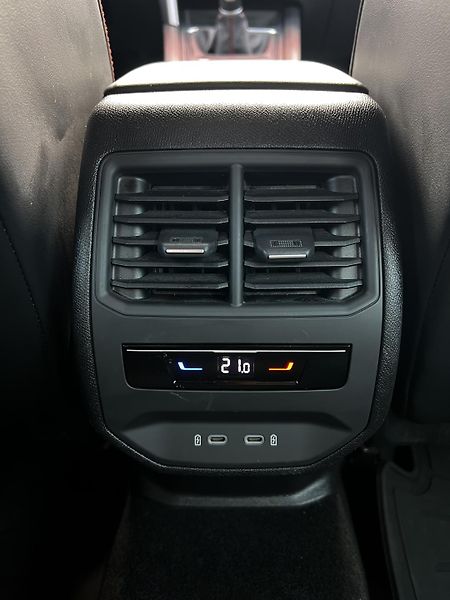 Seat Leon 1.5TSI FR-Line LED ACC DPH - fotka 22 z 24