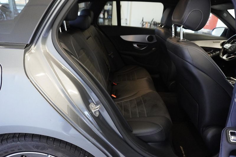 Mercedes-Benz Třídy C (2019) C300 2,0D AMG-LINE AUTOMAT - fotka 24 z 27