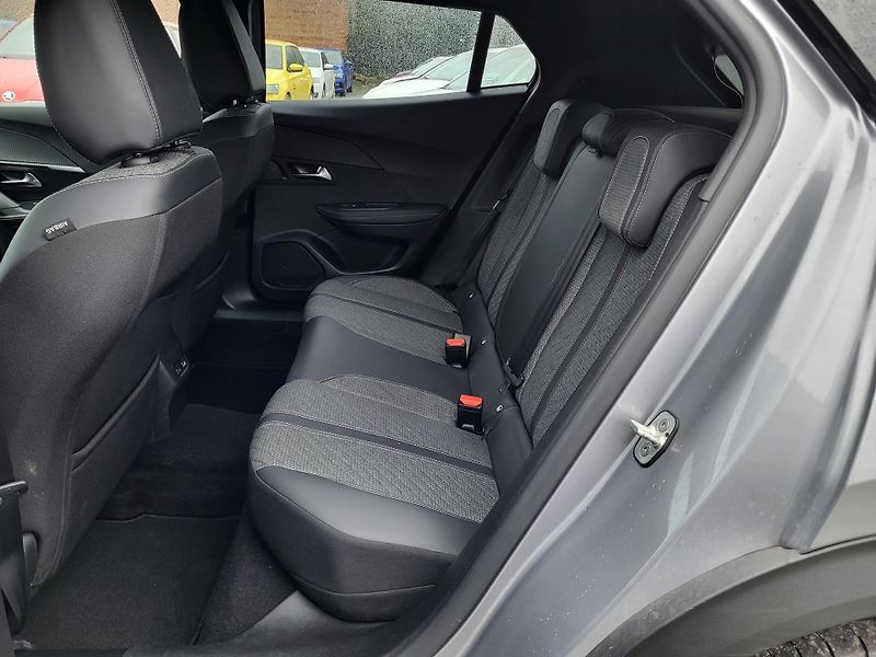 Peugeot 2008 1.2 PureTech 130k AUTOMAT - fotka 8 z 45