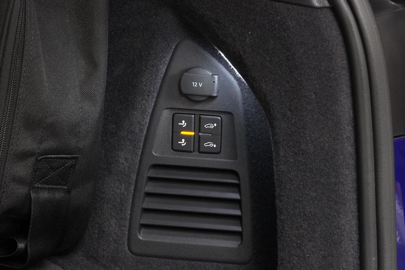Volkswagen Touareg R ČR,DPH,1.MAJ,360,Tažné,HUD - fotka 11 z 40