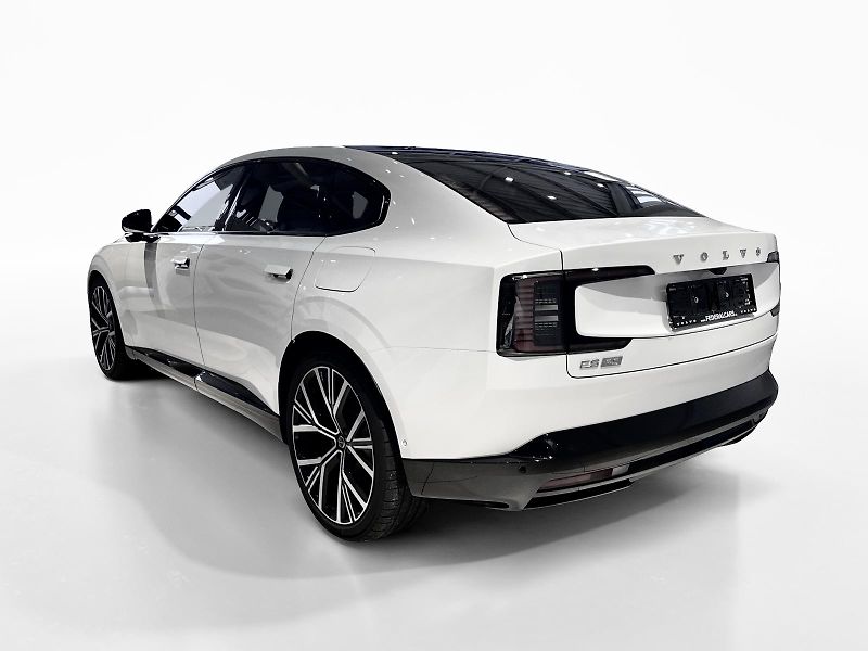 Volvo ES90 (2026) ULTRA Single Motor Ext.Range - fotka 3 z 13